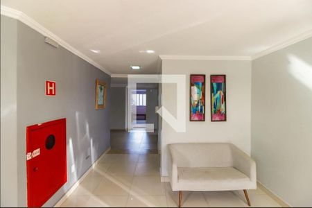 Apartamento à venda com 64m², 3 quartos e 1 vaga Apartamento à venda com 64m², 3 quartos e 1 vagaHall social