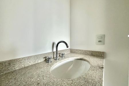 Apartamento à venda com 29m², 1 quarto e sem vagaBanheiro da Suíte