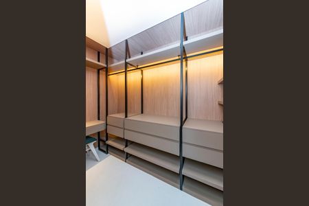 Apartamento à venda com 43m², 1 quarto e 1 vaga Apartamento à venda com 43m², 1 quarto e 1 vagaCloset da suíte