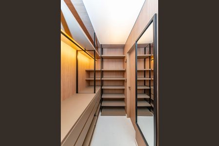 Apartamento à venda com 43m², 1 quarto e 1 vaga Apartamento à venda com 43m², 1 quarto e 1 vagaCloset da suíte