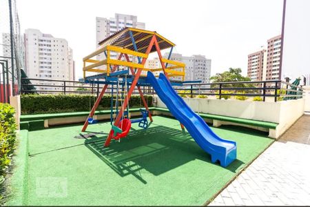 Apartamento à venda com 76m², 3 quartos e 2 vagasÁrea comum - Playground