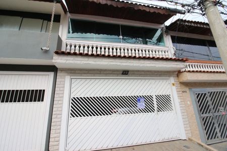Casa à venda com 125m², 3 quartos e 2 vagasFachada