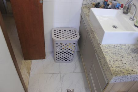 Apartamento à venda com 86m², 2 quartos e 1 vagaBanheiro da Suite