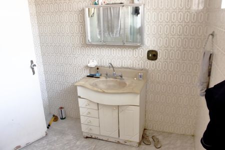 Casa à venda com 348m², 3 quartos e 2 vagasBanheiro da Suíte 2