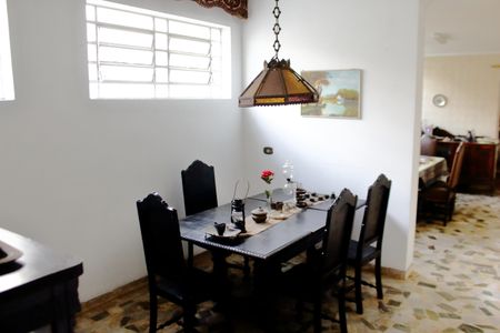 Casa à venda com 348m², 3 quartos e 2 vagasSala