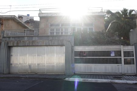 Casa à venda com 348m², 3 quartos e 2 vagasFachada