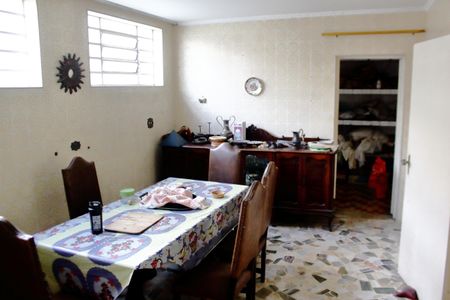 Casa à venda com 348m², 3 quartos e 2 vagasSala