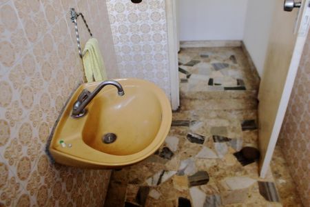 Casa à venda com 348m², 3 quartos e 2 vagasLavabo