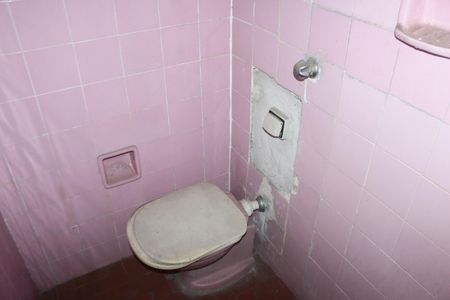 Casa à venda com 348m², 3 quartos e 2 vagasBanheiro de serviço