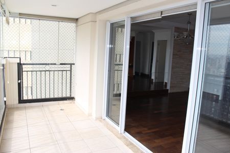 Apartamento à venda com 156m², 3 quartos e 4 vagasSacada