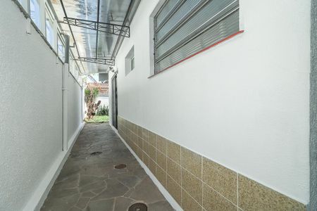 Casa à venda com 255m², 3 quartos e 4 vagasCorredor externo