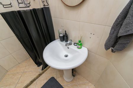 Casa à venda com 110m², 3 quartos e 1 vaga Casa à venda com 110m², 3 quartos e 1 vagaBanheiro Social