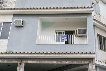 Casa à venda com 110m², 3 quartos e 1 vaga Casa à venda com 110m², 3 quartos e 1 vagaFachada