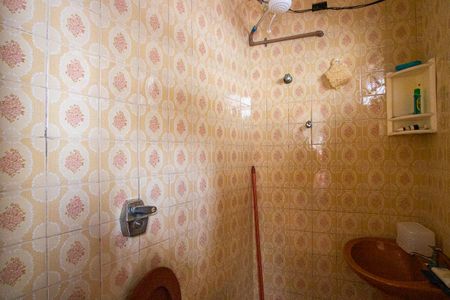 Casa à venda com 209m², 4 quartos e 2 vagas Casa à venda com 209m², 4 quartos e 2 vagasBanheiro de Serviço