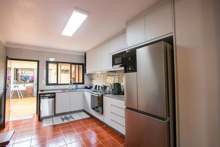 Casa à venda com 209m², 4 quartos e 2 vagas Casa à venda com 209m², 4 quartos e 2 vagasCozinha
