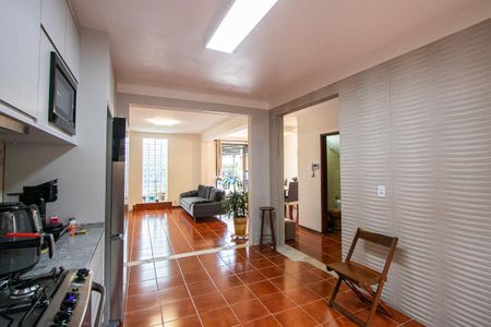 Casa à venda com 209m², 4 quartos e 2 vagas Casa à venda com 209m², 4 quartos e 2 vagasCozinha