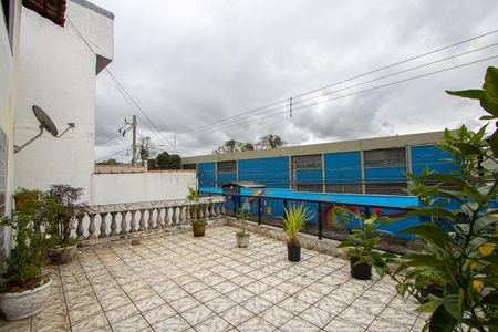 Casa à venda com 209m², 4 quartos e 2 vagas Casa à venda com 209m², 4 quartos e 2 vagasVaranda da sala