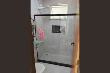 Casa de condomínio à venda com 180m², 3 quartos e 1 vaga Casa de condomínio à venda com 180m², 3 quartos e 1 vagaBanheiro