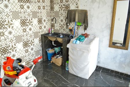 Casa de condomínio à venda com 180m², 3 quartos e 1 vaga Casa de condomínio à venda com 180m², 3 quartos e 1 vagaÁrea de Serviço