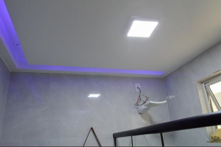 Casa de condomínio à venda com 180m², 3 quartos e 1 vaga Casa de condomínio à venda com 180m², 3 quartos e 1 vagaBanheiro da Suíte