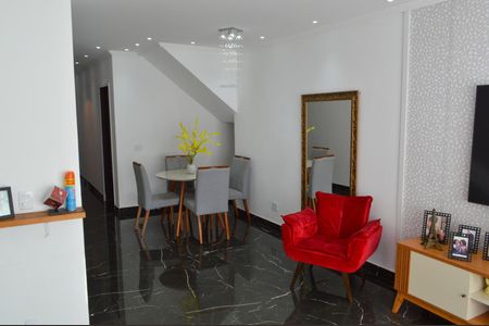 Casa de condomínio à venda com 180m², 3 quartos e 1 vaga Casa de condomínio à venda com 180m², 3 quartos e 1 vagaSala