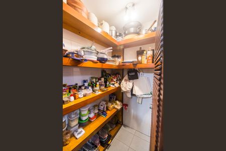 Casa de condomínio à venda com 320m², 4 quartos e 2 vagas Casa de condomínio à venda com 320m², 4 quartos e 2 vagasCozinha