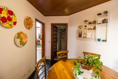 Casa de condomínio à venda com 320m², 4 quartos e 2 vagas Casa de condomínio à venda com 320m², 4 quartos e 2 vagasCopa