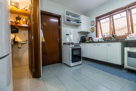 Casa de condomínio à venda com 320m², 4 quartos e 2 vagas Casa de condomínio à venda com 320m², 4 quartos e 2 vagasCozinha