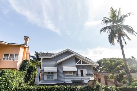 Casa de condomínio à venda com 320m², 4 quartos e 2 vagas Casa de condomínio à venda com 320m², 4 quartos e 2 vagasVista da Suíte