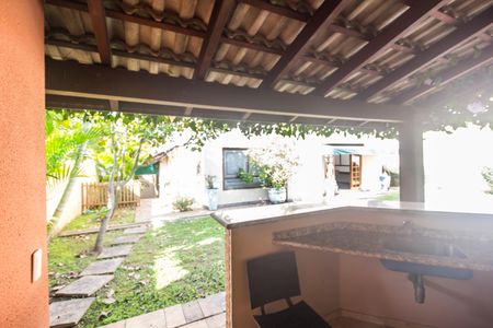 Casa de condomínio à venda com 320m², 4 quartos e 2 vagas Casa de condomínio à venda com 320m², 4 quartos e 2 vagasÁrea gourmet