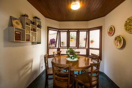 Casa de condomínio à venda com 320m², 4 quartos e 2 vagas Casa de condomínio à venda com 320m², 4 quartos e 2 vagasCopa