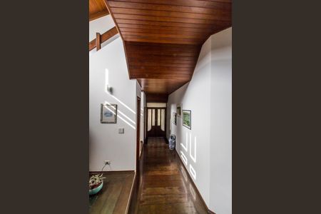 Casa de condomínio à venda com 320m², 4 quartos e 2 vagas Casa de condomínio à venda com 320m², 4 quartos e 2 vagasEntrada