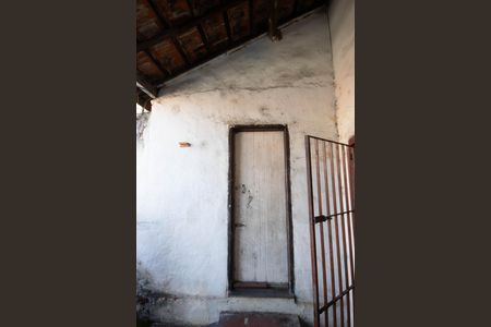 Casa à venda com 400m², 1 quarto e 2 vagas Casa à venda com 400m², 1 quarto e 2 vagasPorta