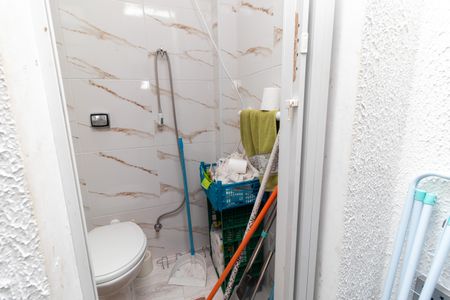 Apartamento à venda com 112m², 2 quartos e sem vaga Apartamento à venda com 112m², 2 quartos e sem vagaBanheiro de Serviço