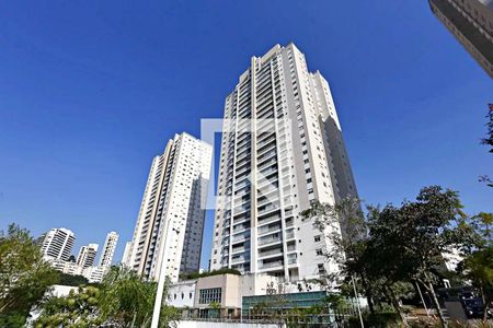 Casa de condomínio à venda com 230m², 4 quartos e 3 vagas Casa de condomínio à venda com 230m², 4 quartos e 3 vagasFachada