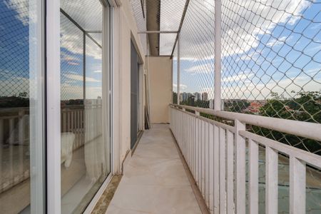 Casa de condomínio à venda com 230m², 4 quartos e 3 vagas Casa de condomínio à venda com 230m², 4 quartos e 3 vagasVaranda da Sala