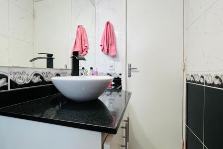 Apartamento à venda com 76m², 3 quartos e 1 vaga Apartamento à venda com 76m², 3 quartos e 1 vagaBanheiro