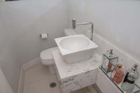 Apartamento à venda com 135m², 3 quartos e 3 vagas Apartamento à venda com 135m², 3 quartos e 3 vagasLavabo