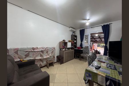 Casa à venda com 54m², 2 quartos e 4 vagasSala