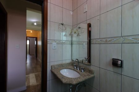 Casa à venda com 207m², 3 quartos e 4 vagasBanheiro Social