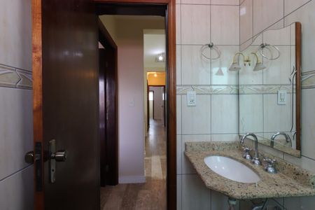 Casa à venda com 207m², 3 quartos e 4 vagasBanheiro Social