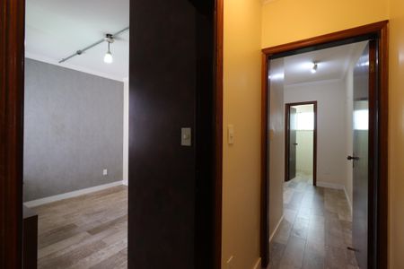 Casa à venda com 207m², 3 quartos e 4 vagasCorredor do segundo piso