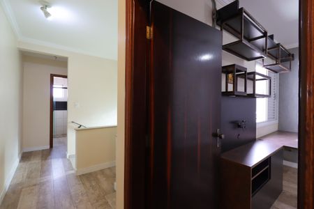 Casa à venda com 207m², 3 quartos e 4 vagasCorredor do segundo piso