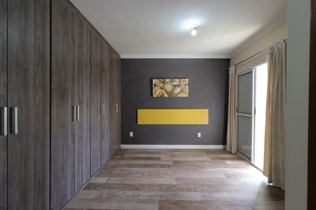 Casa à venda com 207m², 3 quartos e 4 vagasSuíte