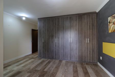 Casa à venda com 207m², 3 quartos e 4 vagasSuíte