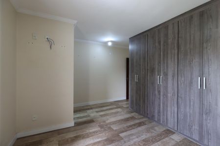 Casa à venda com 207m², 3 quartos e 4 vagasSuíte