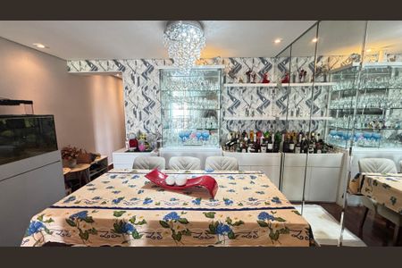 Apartamento à venda com 85m², 3 quartos e 2 vagas Apartamento à venda com 85m², 3 quartos e 2 vagasSala de Jantar