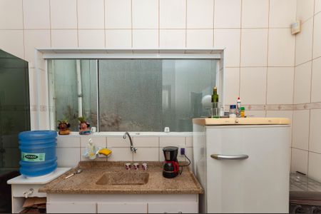 Casa à venda com 152m², 2 quartos e 2 vagas Casa à venda com 152m², 2 quartos e 2 vagasCozinha