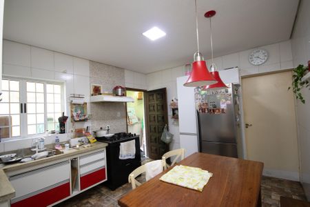 Casa à venda com 200m², 3 quartos e 2 vagas Casa à venda com 200m², 3 quartos e 2 vagasCozinha