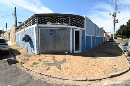 Casa à venda com 100m², 2 quartos e 2 vagasFachada